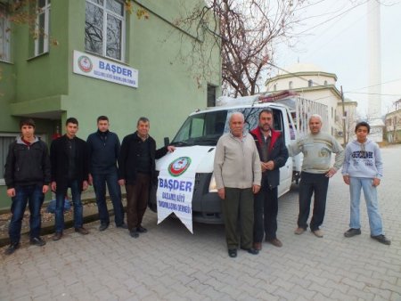 Erzin'de Suriyeli mülteciler için yardım kampanyası