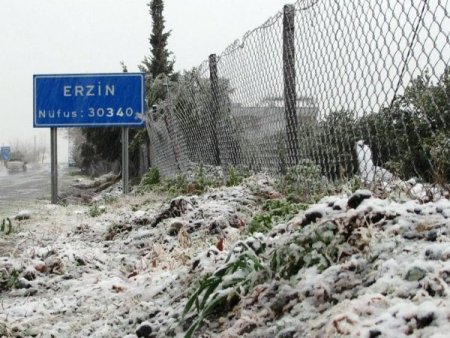 Erzin'e 50 Yıl Aradan Sonra İlk Kez Kar Yağdı, Kartpostallık Görüntüler Oluştu