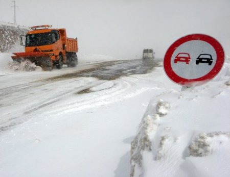 Erzurum-bingöl Karayolunda Araçlar Mahsur Kaldı