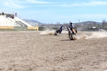 Erzurum mahalli atlı cirit ligi başladı