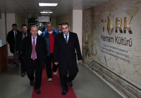Erzurum Valisi Öztürk, Aziziye Kaplıcaları'nda Ter Attı