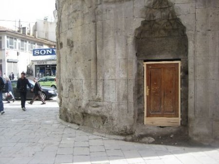 Erzurum'da 80 Yıl Sonra Cimcime Sultan Kümbeti'nin Kapısı Açıldı