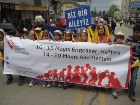 Erzurum'da Aile Yürüyüşü