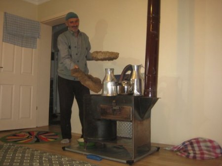 Erzurum'da doğalgaz ve kömüre inat tezekten vazgeçilmiyor (Özel)