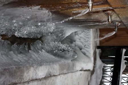 Erzurum'da Gece Hava Sıcaklığı Eksi 32'yi Gördü