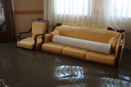 Erzurum'da kar eridi bodrum katları su altında kaldı