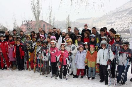 Erzurum'da Kayak Sezonu Açıldı