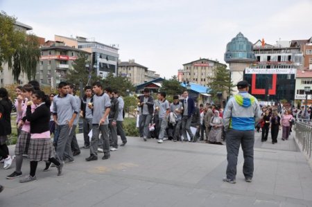 Erzurum'da 'Segirt Gardaş Segirt' yürüyüşü