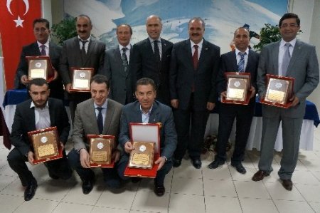 Erzurum'da SGK'ya yüksek prim ödeyen firmalara plaket verildi