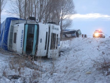 Erzurum'da Trafik Kazası: 10 Yaralı