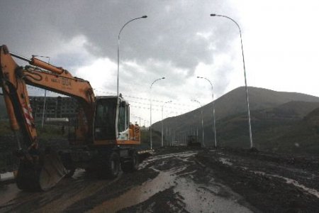 Erzurum'da Yağmur Ulaşımı Etkiledi