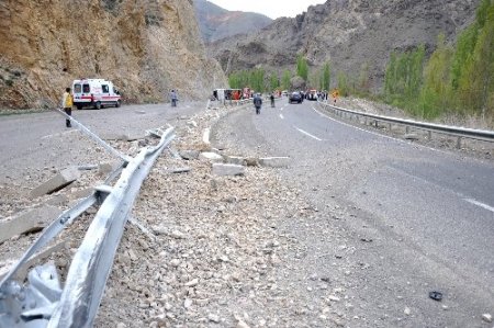 Erzurum’da yolcu otobüsü devrildi: 3 ölü, 28 yaralı