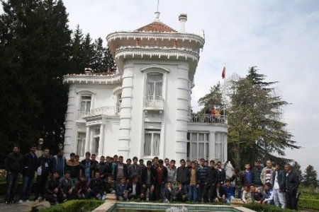 Erzurumlu seyyah gençler, Trabzon'u gezdi