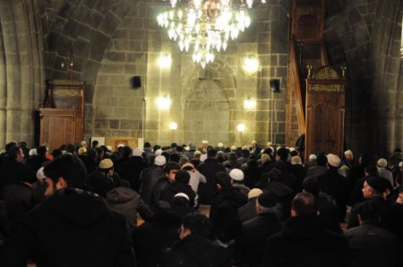 Erzurumlular, Van Depreminde Ve Uludere’de Vefat Edenler İçin 328 Hatim Okudu