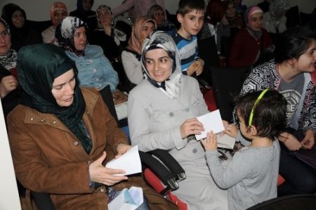 Eş ve çocuklar, SAMED organizasyonuyla annelere mektup yazdı