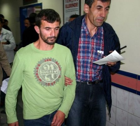 Eşarp Çaldıkları Minibüsle Takla Attılar