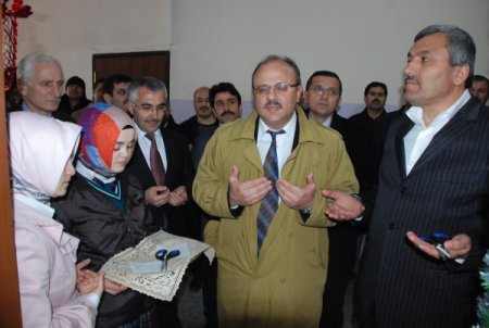 Esder Eğitime Katkı Vermeye Devam Ediyor