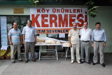 Esder Üniversite Öğrencilerine Burs İçin Kermes Düzenledi