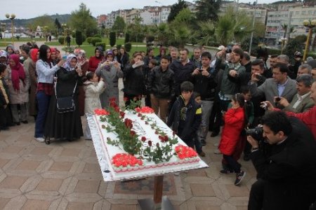 ESDER'den açık alanda Kutlu Doğum etkinliği
