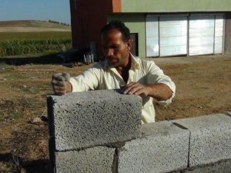 Esed zulmünden kaçan Suriyeli aileye, Beşik köyü sahip çıktı