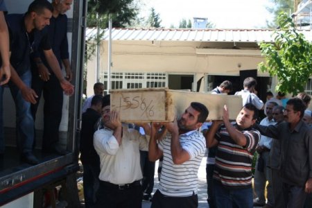 Esed'den kaçan Suriyelilerin en acı eve dönüşü