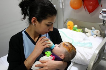 Esed’in bombaları minik Roha’yı yetim bıraktı