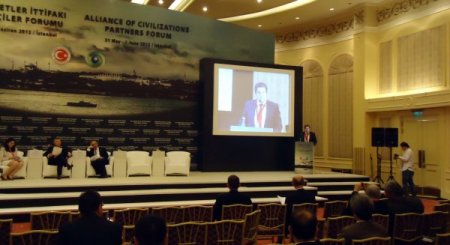 Esenler Belediyesi, Medeniyetler İttifakı’na ‘barış Ekmeği’ Sundu