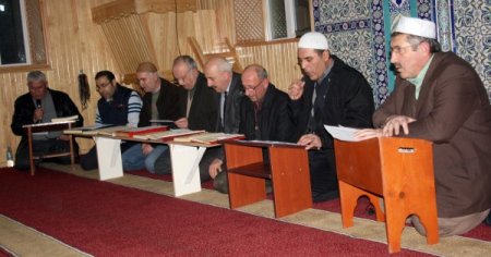 Esentepe Camii’nde Kur'an talebeleri için tören