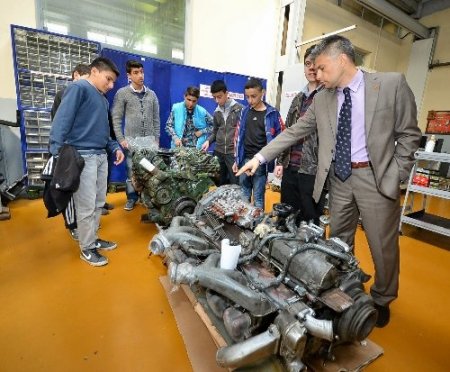 ESHOT melek lisesi öğrencilerini eğitim gezilerine çıkarıyor