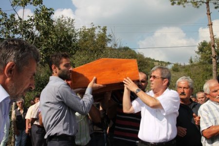 Eşi tarafından öldürülen Hediye Eski son yolculuğuna uğurlandı