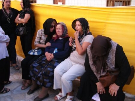 Eşi Tarafından Sokak Ortasında Öldürülen Kadının Annesi İsyan Etti