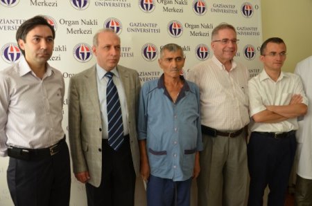 Eşine karaciğerini vermek için 36 kilo verdi