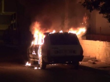 Eşine kızan koca, otomobilini ateşe verdi