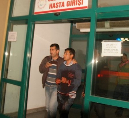 Eşini av tüfeğiyle vurdu