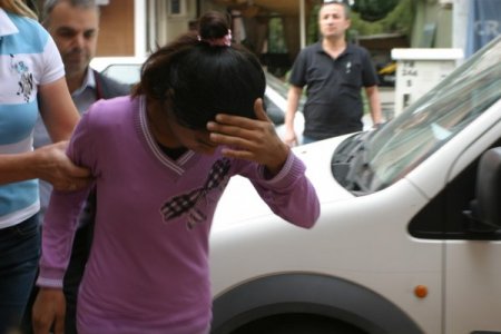 Eşini kaçıran kardeşini sokak ortasında bıçaklayarak öldürdü