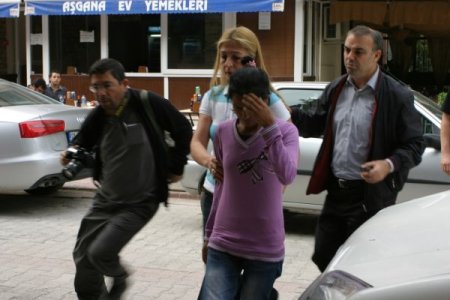 Eşini kaçıran kardeşini sokak ortasında bıçaklayarak öldürdü