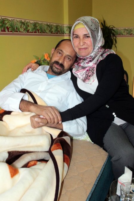 Eşinin böbreği ile hayata tutundu