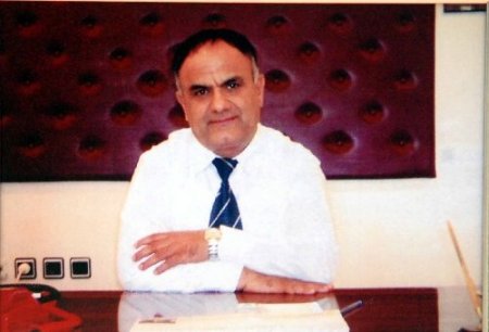 Eşiyle birlikte evinde ölü bulunan eski belediye başkanı toprağa verildi