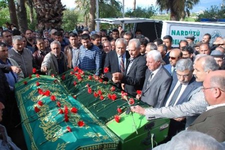 Eşiyle birlikte evinde ölü bulunan eski belediye başkanı toprağa verildi