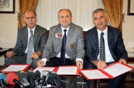 Eşkel Sahilini Arıtma Tesisi Kurtaracak