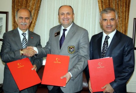 Eşkel Sahilini Arıtma Tesisi Kurtaracak