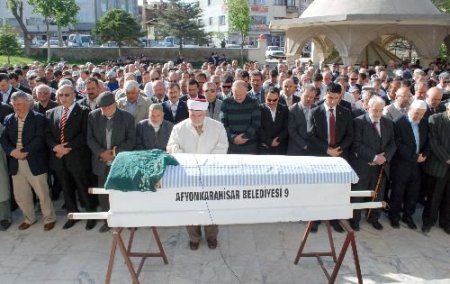 Eski Anap Milletvekili Mahmut Koçak'ın Annesi Toprağa Verildi