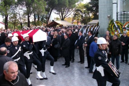 Eski Bakan Cahit Aral, Son Yolculuğuna Uğurlandı