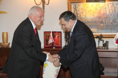 Eski Bakanın Kktc Meclisi'nde Mescit İsteği