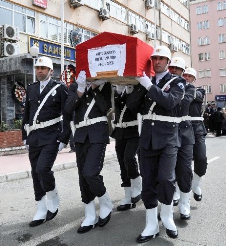 Eski Balıkesir Emniyet Müdürü Nihat Camadan, son yolculuğuna uğurlandı