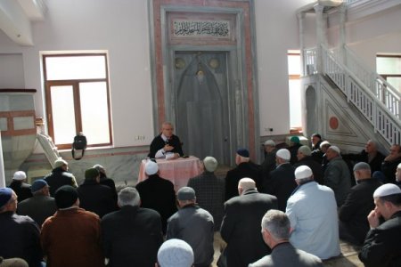 Eski başhekim cuma vaazında kürsüye çıkıp sigaranın zararlarını anlattı