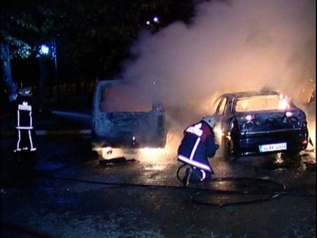 Eski Devlet Bakanı Konukman'ın aracı kundaklandı