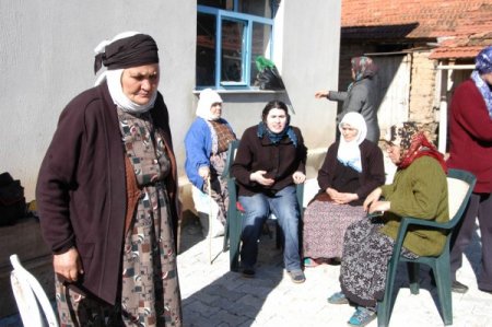 Eski eşi tarafından öldürülen kadın defnedildi