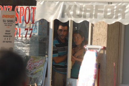 Eski Eşini Başına Silah Dayayarak Rehin Aldı, Polis Müdürünü Bıçakladı