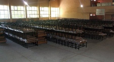 Eski okul sıralarının sağlam parçaları birleştirilerek yenileri yapıldı